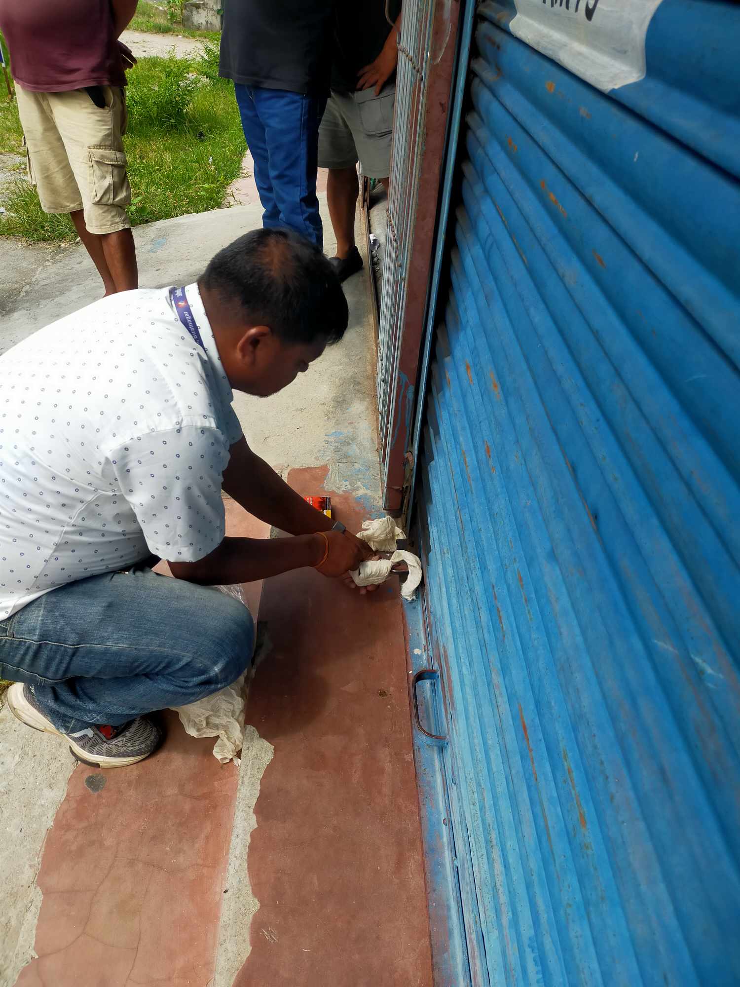 चुलाचुली को पाथिभरा औषधि पसल मा शिलबन्दी