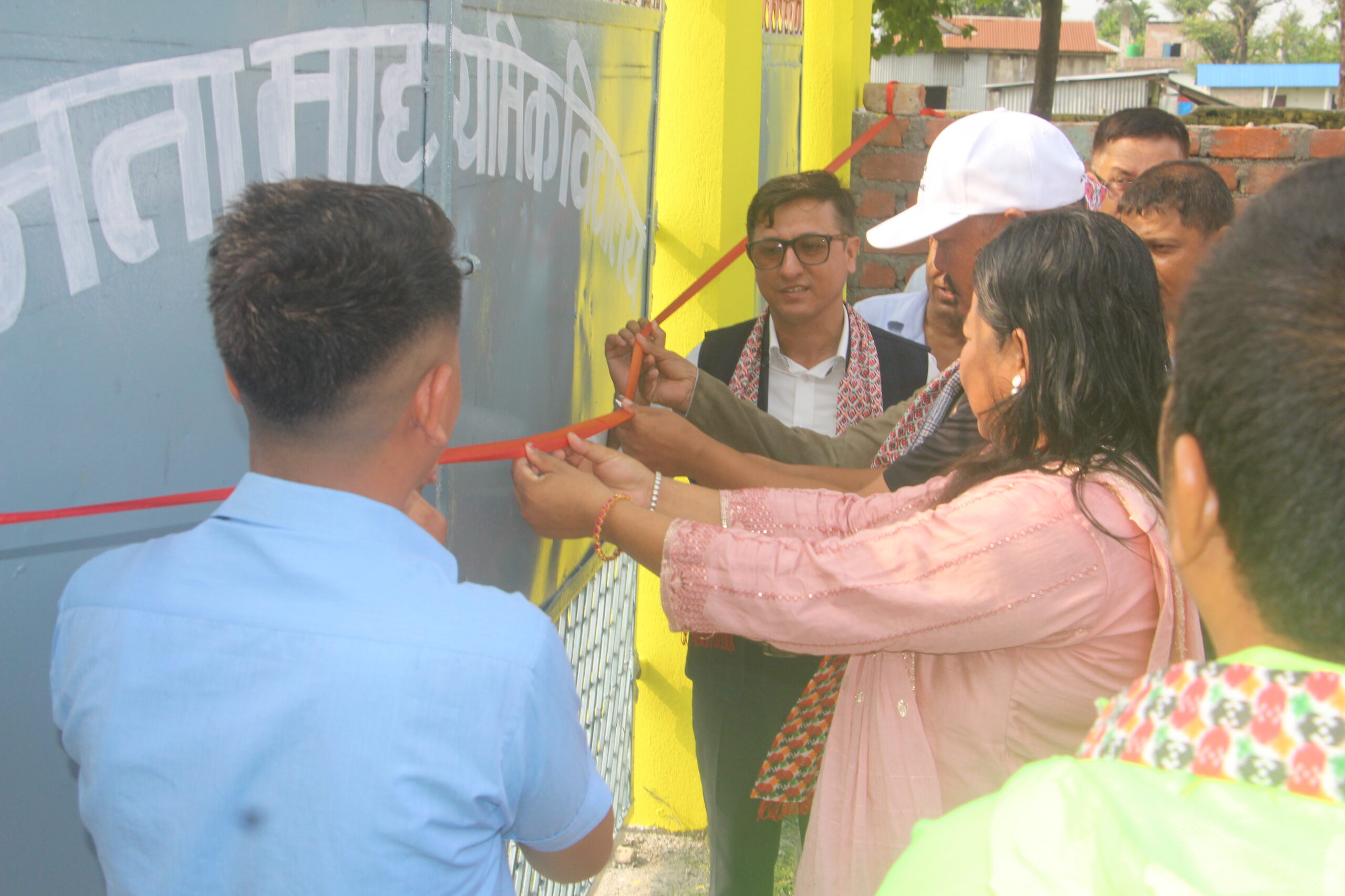 वडाध्यक्ष द्वारा बिद्यालयको प्रवेशद्वार उदघाटन